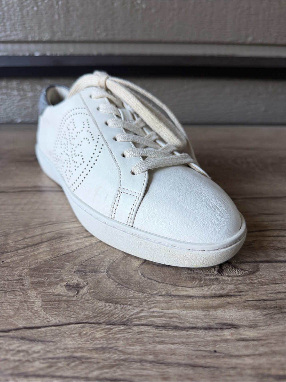Tory Burch Women’s Cream Lace-Up Women’s Sneakers size 7.5